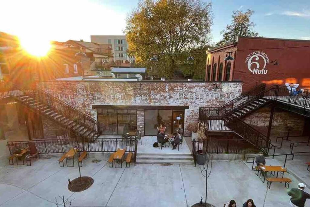 2Br Unit W/ Cinema Room In Nulu Louisville Esterno foto
